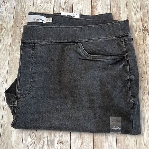 Mid-Rise Jeggings Breathable Stretch Raw Hem 24W SHORT Comfortable Black NWT - Picture 2 of 16